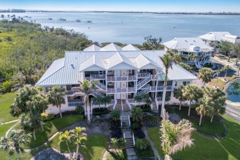 Condo in Placida, Florida, 2 bedrooms  № 1553450 - photo 1
