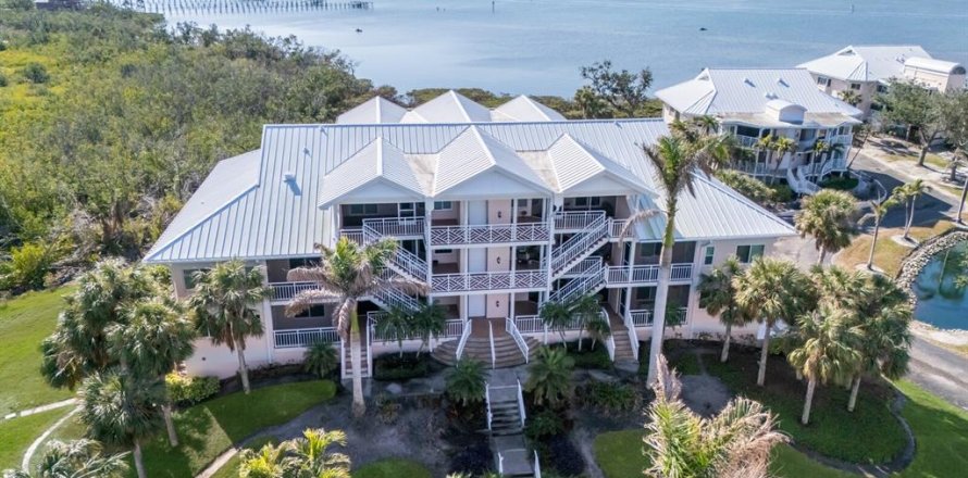 Condo in Placida, Florida, 2 bedrooms  № 1553450