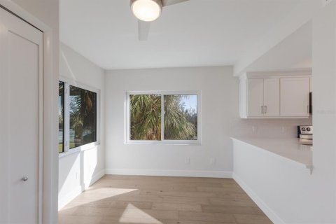Condo in Placida, Florida, 2 bedrooms  № 1553450 - photo 10
