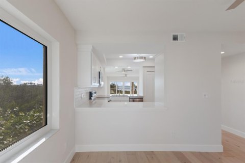 Condo in Placida, Florida, 2 bedrooms  № 1553450 - photo 8
