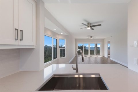 Condo in Placida, Florida, 2 bedrooms  № 1553450 - photo 11