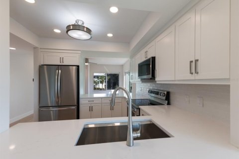 Condo in Placida, Florida, 2 bedrooms  № 1553450 - photo 15
