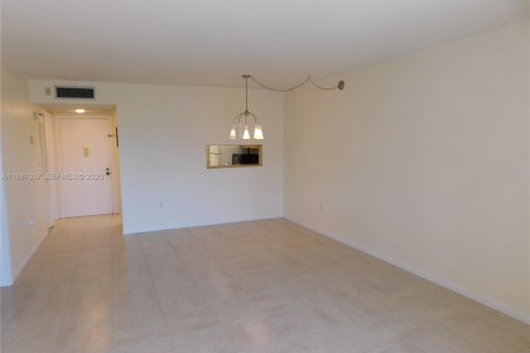 Copropriété à louer à Miami, Floride: 1 chambre, 65.5 m2 № 2059381 - photo 7
