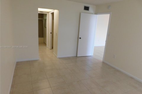 Copropriété à louer à Miami, Floride: 1 chambre, 65.5 m2 № 2059381 - photo 12