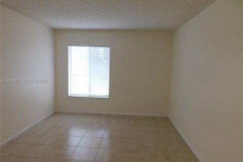 Copropriété à louer à Miami, Floride: 1 chambre, 65.5 m2 № 2059381 - photo 11