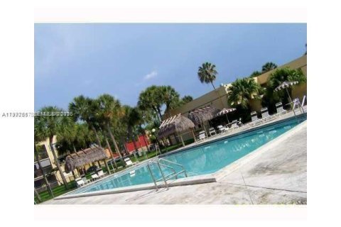 Copropriété à louer à Miami, Floride: 1 chambre, 65.5 m2 № 2059381 - photo 5