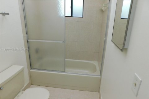 Copropriété à louer à Miami, Floride: 1 chambre, 65.5 m2 № 2059381 - photo 8