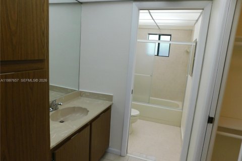 Copropriété à louer à Miami, Floride: 1 chambre, 65.5 m2 № 2059381 - photo 10