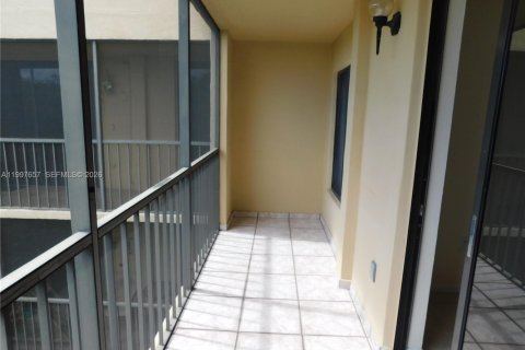 Copropriété à louer à Miami, Floride: 1 chambre, 65.5 m2 № 2059381 - photo 14