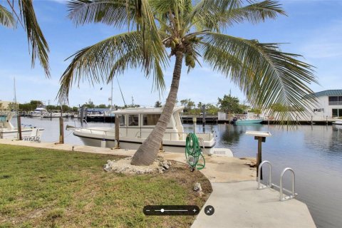 Купить кондоминиум в Марафон, Флорида 1 спальня, 60.94м2, № 1994221 - фото 2