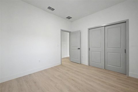House in Deltona, Florida 4 bedrooms, 168.99 sq.m. № 2128580 - photo 25