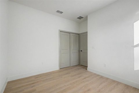 House in Deltona, Florida 4 bedrooms, 168.99 sq.m. № 2128580 - photo 29