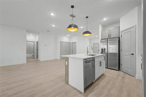 House in Deltona, Florida 4 bedrooms, 168.99 sq.m. № 2128580 - photo 23