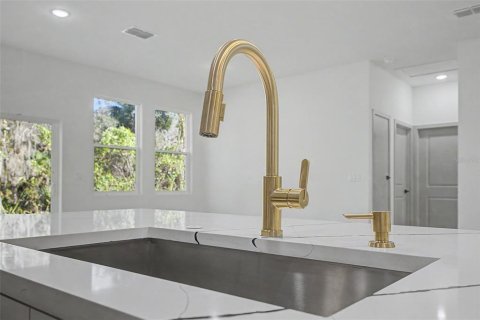 House in Deltona, Florida 4 bedrooms, 168.99 sq.m. № 2128580 - photo 12