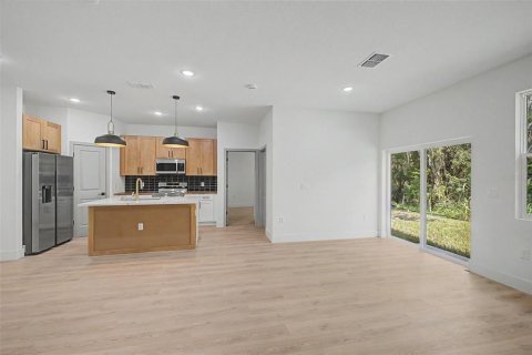 House in Deltona, Florida 4 bedrooms, 168.99 sq.m. № 2128580 - photo 16