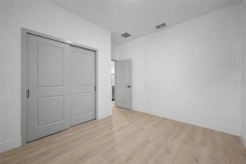 House in Deltona, Florida 4 bedrooms, 168.99 sq.m. № 2128580 - photo 20