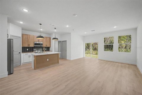 House in Deltona, Florida 4 bedrooms, 168.99 sq.m. № 2128580 - photo 15