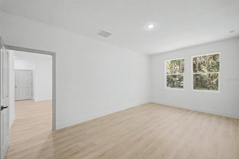 House in Deltona, Florida 4 bedrooms, 168.99 sq.m. № 2128580 - photo 6