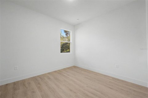 House in Deltona, Florida 4 bedrooms, 168.99 sq.m. № 2128580 - photo 28