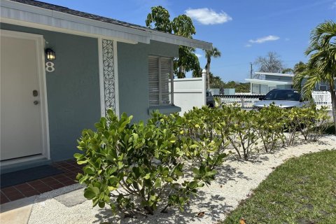 Condominio en venta en Sarasota, Florida, 4 habitaciones, 27.31 m2 № 2134046 - foto 2