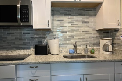Condominio en venta en Sarasota, Florida, 4 habitaciones, 27.31 m2 № 2134046 - foto 8