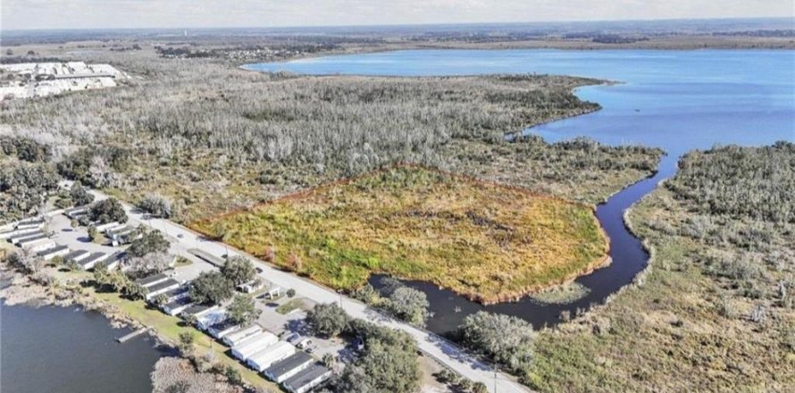 Land in Auburndale, Florida № 2099520
