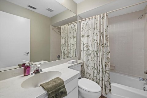 Villa ou maison à vendre à Sarasota, Floride: 2 chambres, 124.49 m2 № 1589659 - photo 24