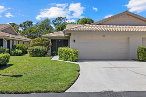 Villa ou maison à vendre à Sarasota, Floride: 2 chambres, 124.49 m2 № 1589659 - photo 1