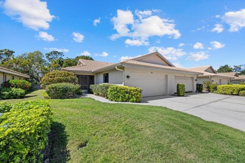 Villa ou maison à vendre à Sarasota, Floride: 2 chambres, 124.49 m2 № 1589659 - photo 3