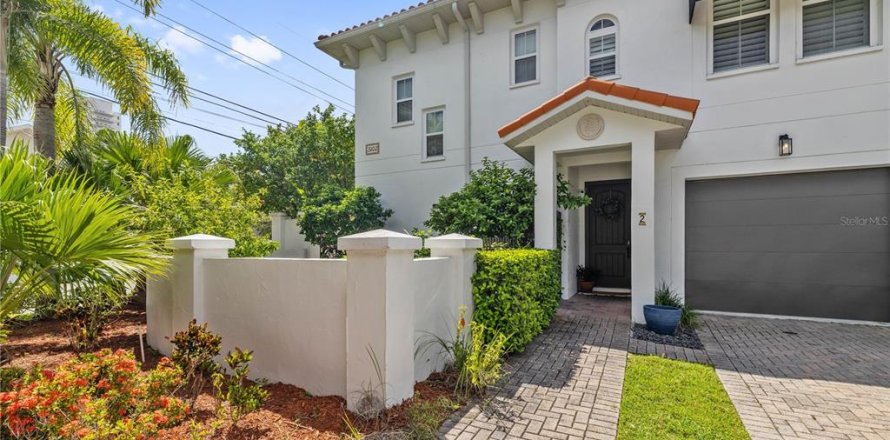 Adosado en Tampa, Florida 3 dormitorios, 219.06 m2 № 1916789