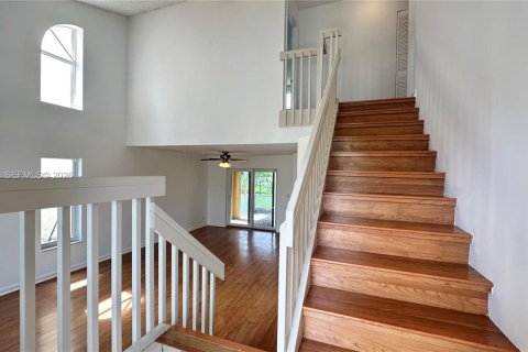 House in Davie, Florida 4 bedrooms, 176.05 sq.m. № 2064206 - photo 16