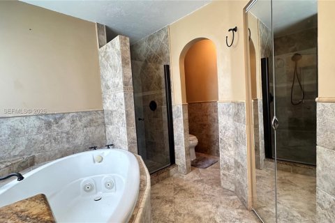 House in Davie, Florida 4 bedrooms, 176.05 sq.m. № 2064206 - photo 24