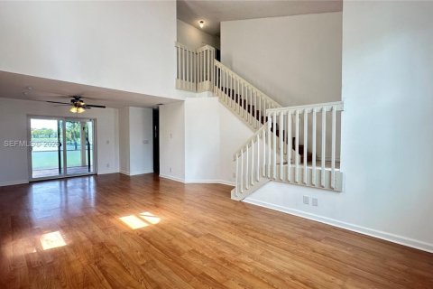 House in Davie, Florida 4 bedrooms, 176.05 sq.m. № 2064206 - photo 6