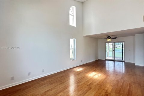 House in Davie, Florida 4 bedrooms, 176.05 sq.m. № 2064206 - photo 5