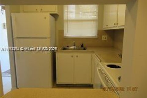 Снять в аренду кондоминиум в Санрайз, Флорида 1 спальня, 59.46м2, № 1965622 - фото 2