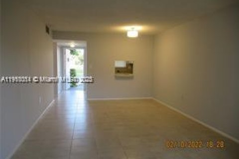 Снять в аренду кондоминиум в Санрайз, Флорида 1 спальня, 59.46м2, № 1965622 - фото 3