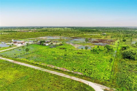 Terreno en venta en Punta Gorda, Florida № 1837969 - foto 7