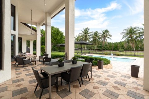 House in Weston, Florida 6 bedrooms, 520.9 sq.m. № 2087990 - photo 21