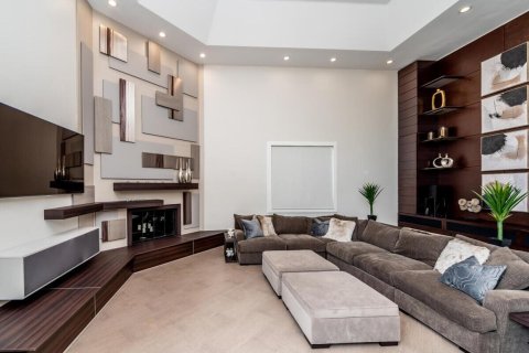 House in Weston, Florida 6 bedrooms, 520.9 sq.m. № 2087990 - photo 24