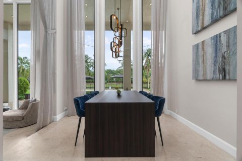 House in Weston, Florida 6 bedrooms, 520.9 sq.m. № 2087990 - photo 13