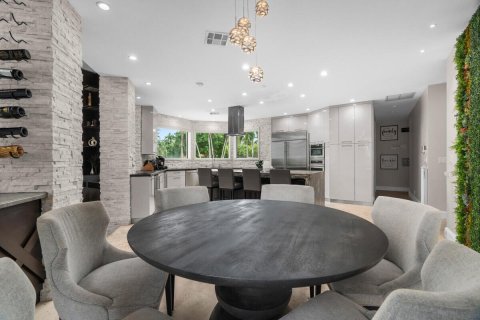 House in Weston, Florida 6 bedrooms, 520.9 sq.m. № 2087990 - photo 18