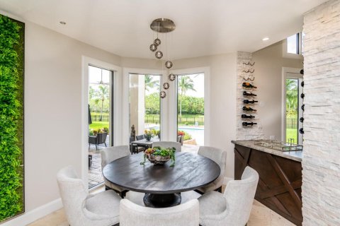 House in Weston, Florida 6 bedrooms, 520.9 sq.m. № 2087990 - photo 19