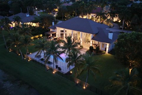 House in Weston, Florida 6 bedrooms, 520.9 sq.m. № 2087990 - photo 2