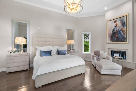 House in Weston, Florida 6 bedrooms, 520.9 sq.m. № 2087990 - photo 25