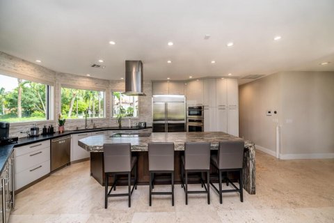 House in Weston, Florida 6 bedrooms, 520.9 sq.m. № 2087990 - photo 17