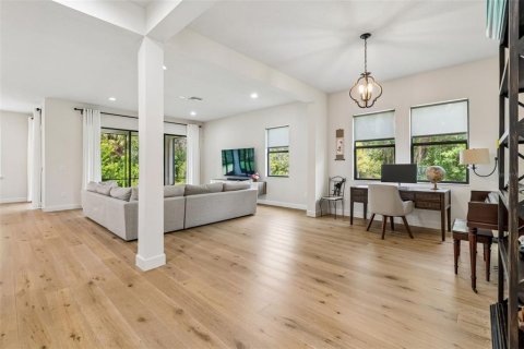 Villa ou maison à vendre à Tampa, Floride: 4 chambres, 230.12 m2 № 2200248 - photo 9
