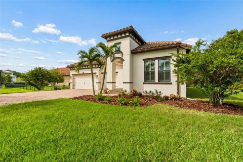Villa ou maison à vendre à Tampa, Floride: 4 chambres, 230.12 m2 № 2200248 - photo 2