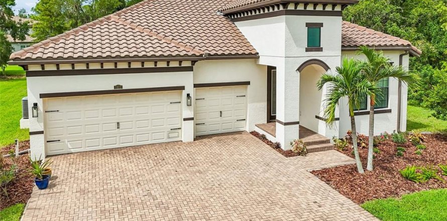 Villa ou maison à Tampa, Floride 4 chambres, 230.12 m2 № 2200248