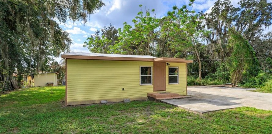 House in Orlando, Florida 3 bedrooms, 109.25 sq.m. № 1751333