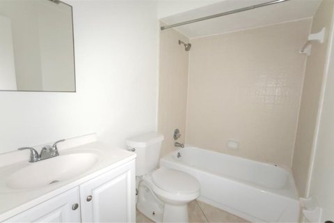 Adosado en alquiler en Gainesville, Florida, 2 dormitorios, 109.07 m2 № 1907239 - foto 15